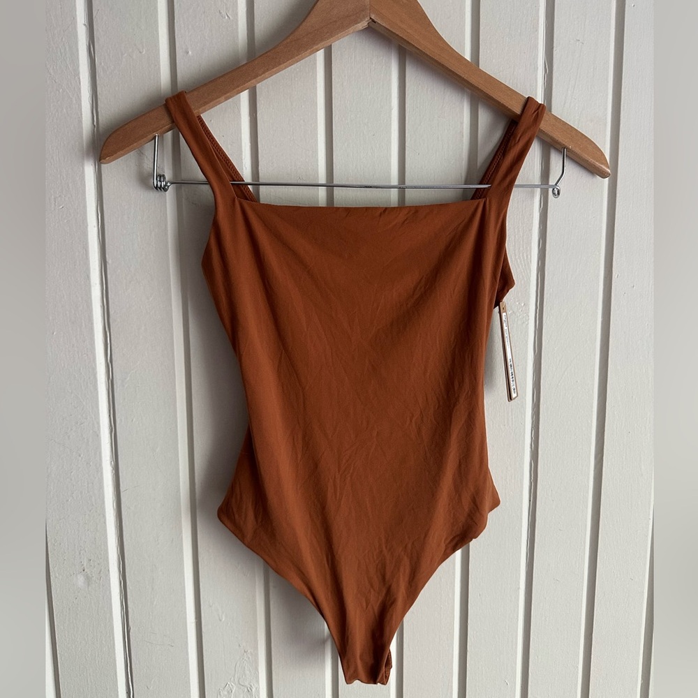 NWT Skims bodysuit